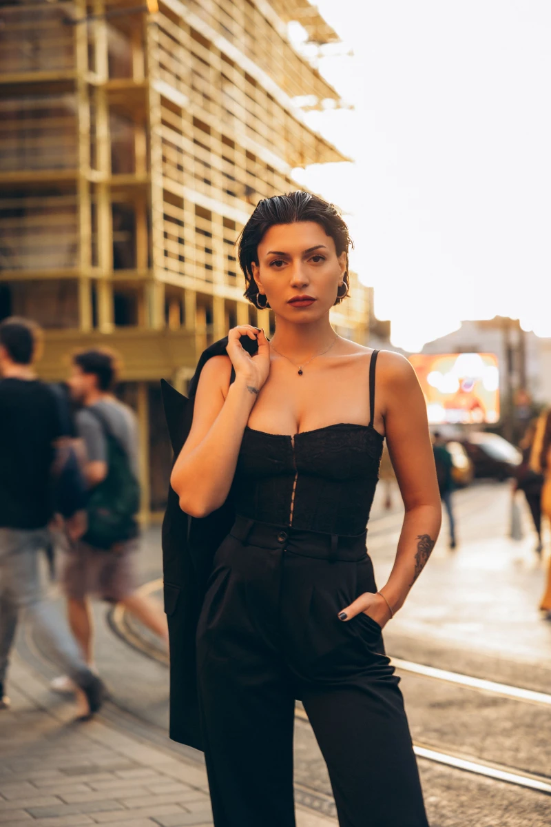 Urban Elegance Askılı Üst 3